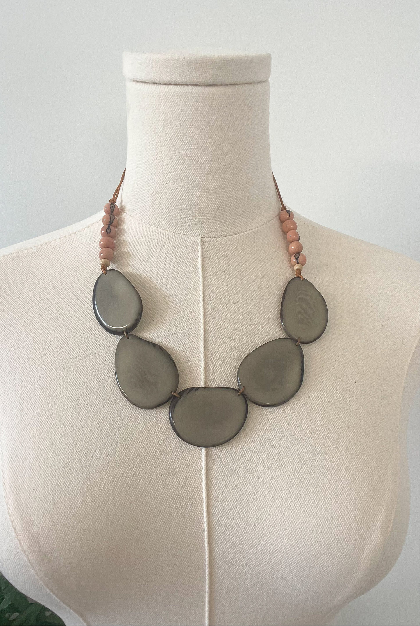 AMY NECKLACE