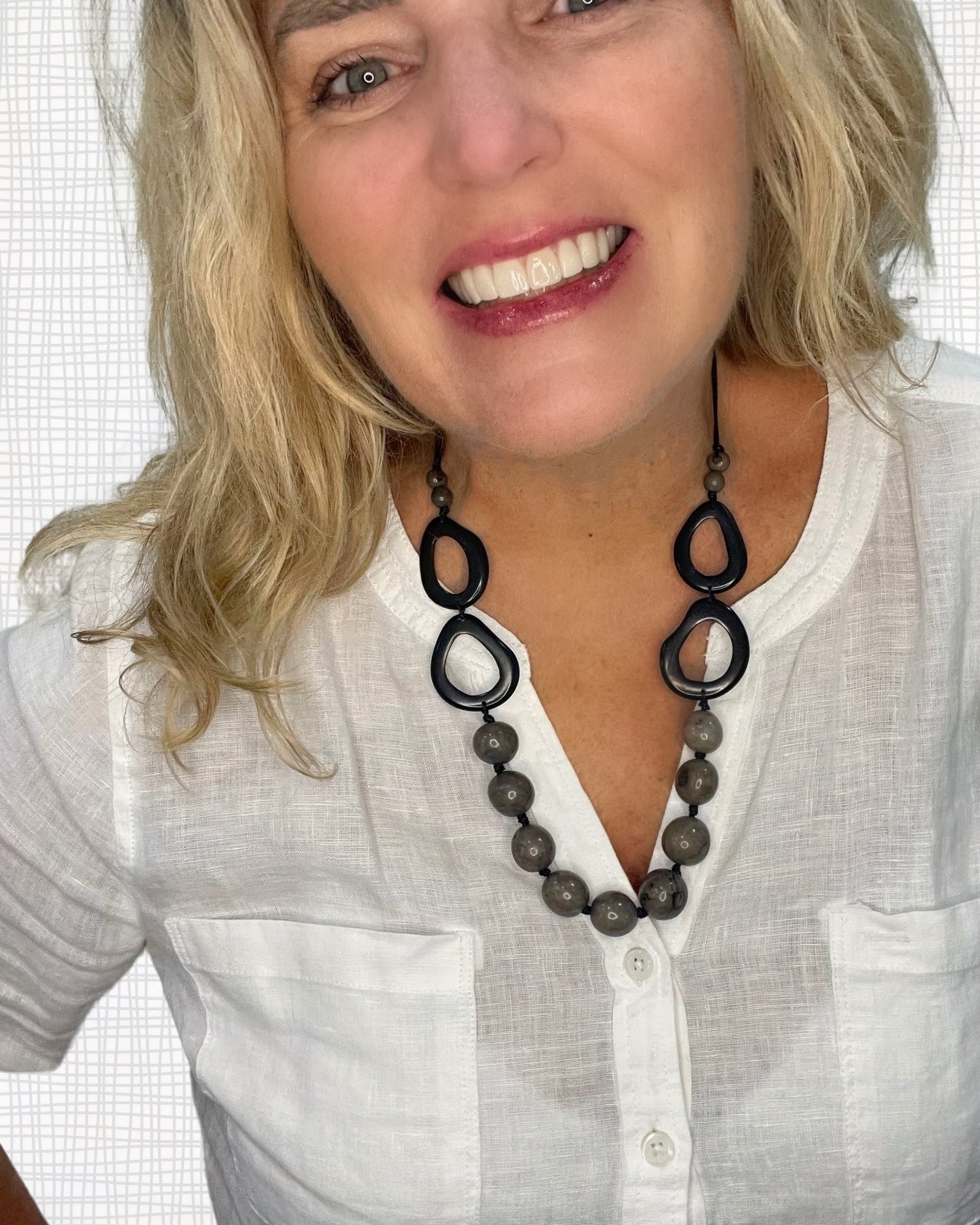 TRIN TAGUA NECKLACE