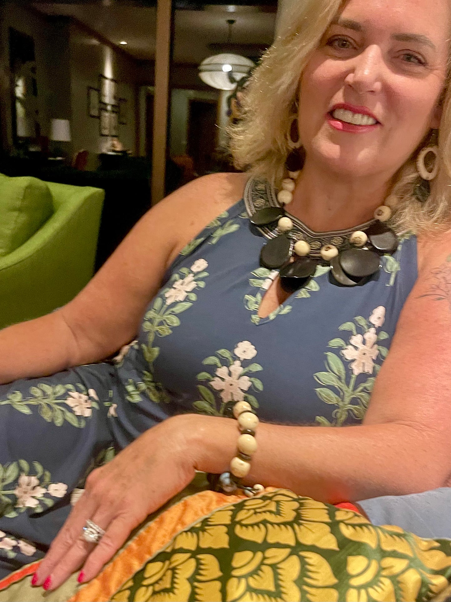 x JENI NECKLACE