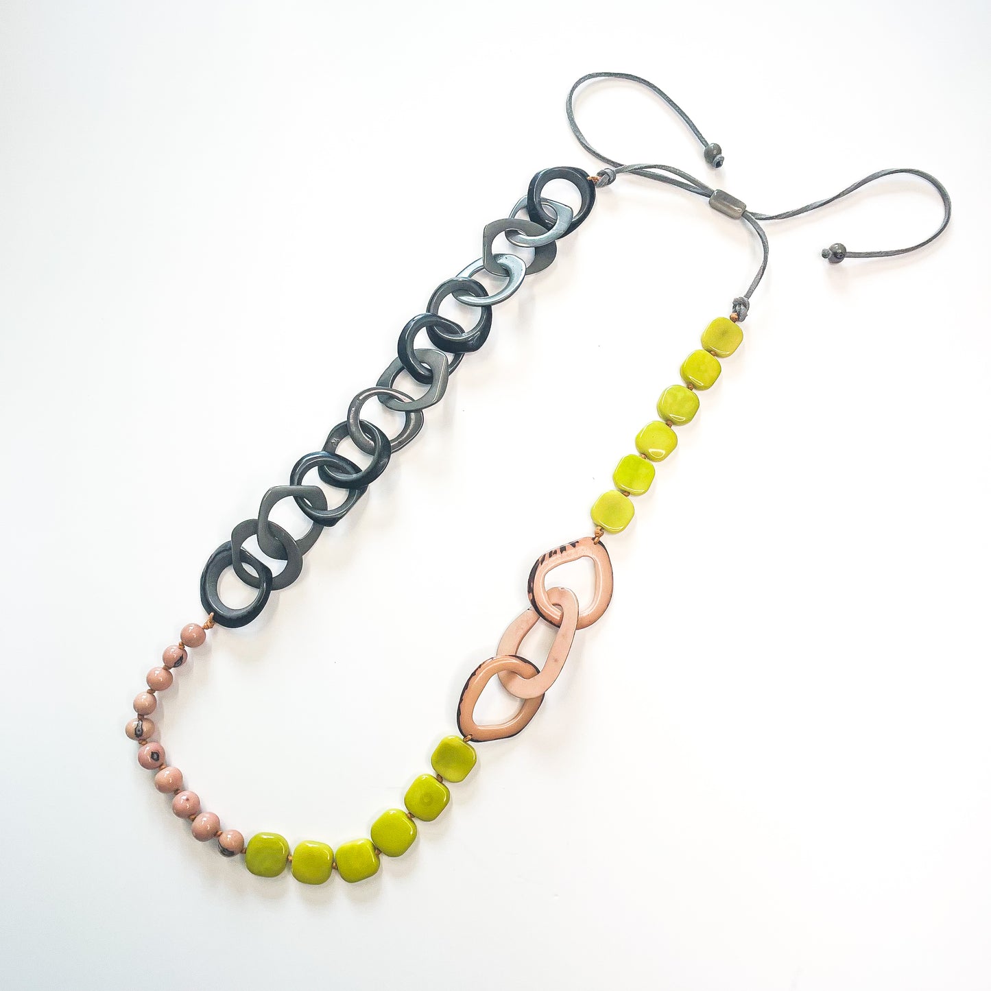 NIA NECKLACE