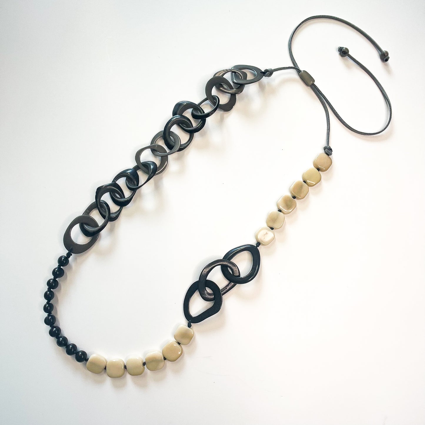 NIA NECKLACE