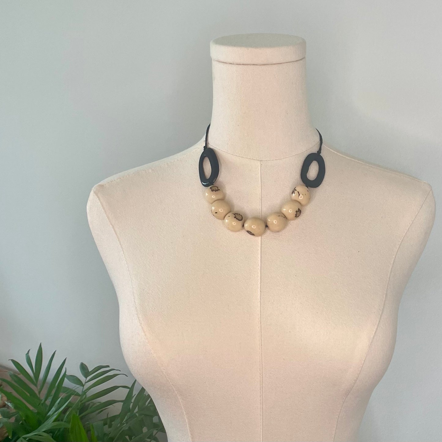 JULES NECKLACE