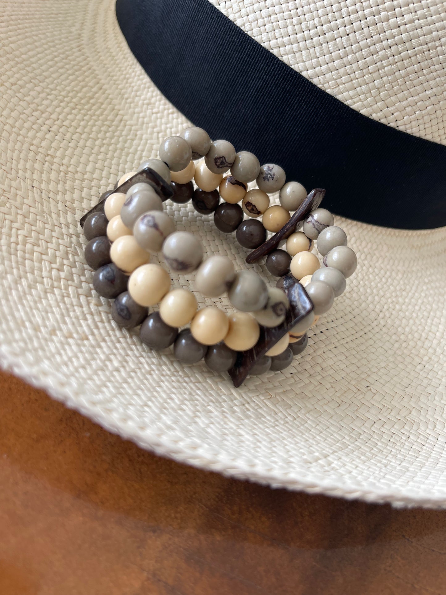 LAYLA BRACELET BLACKS