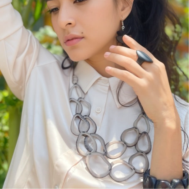 MIM NECKLACE NEUTRALS