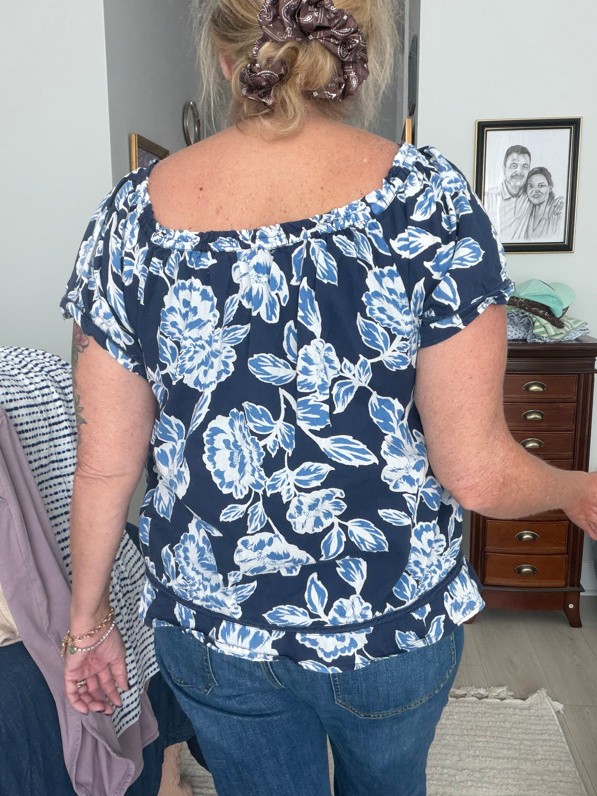 Floral cotton blouse & necklace