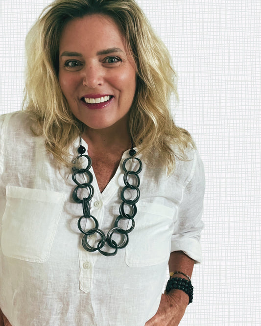 OLIVIA NECKLACE