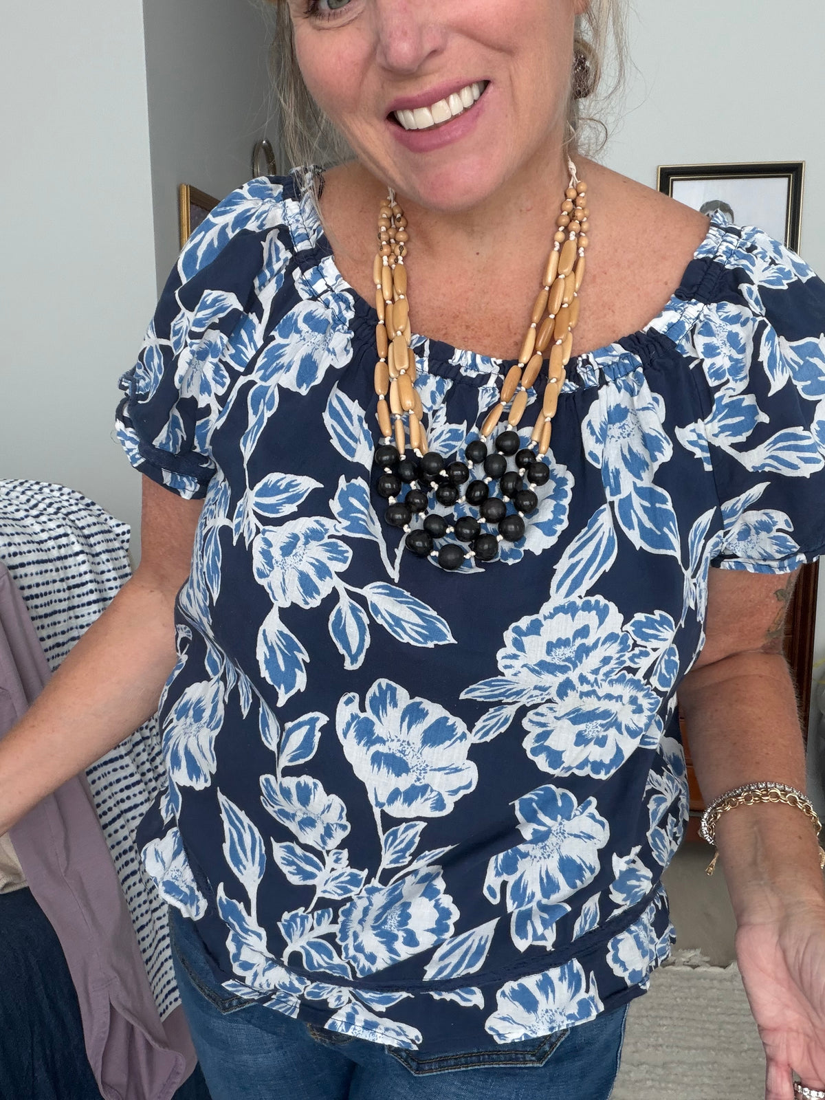 Floral cotton blouse & necklace