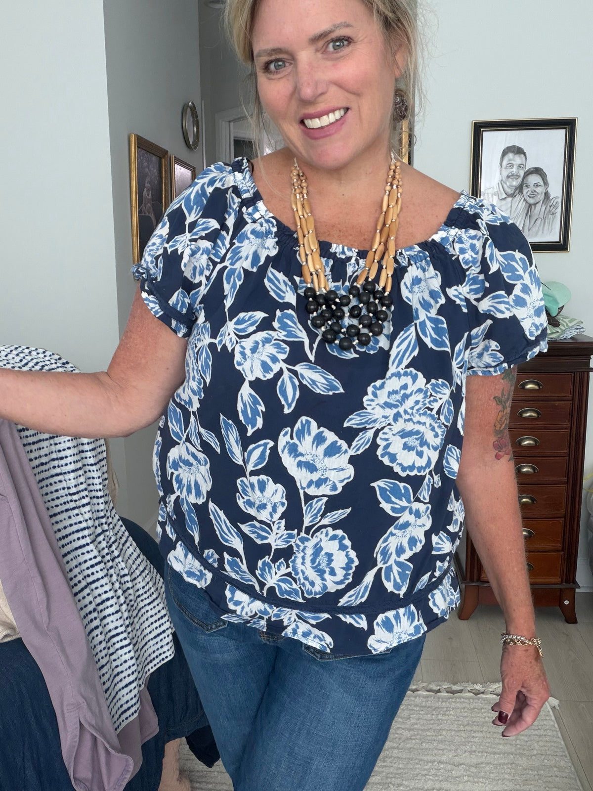 Floral cotton blouse & necklace