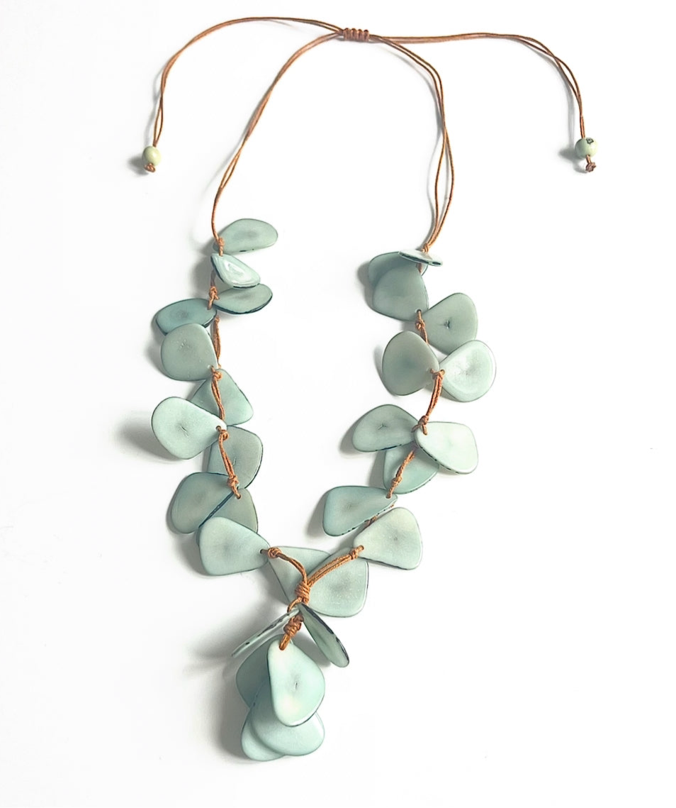 LAQUETA TAGUA NECKLACE