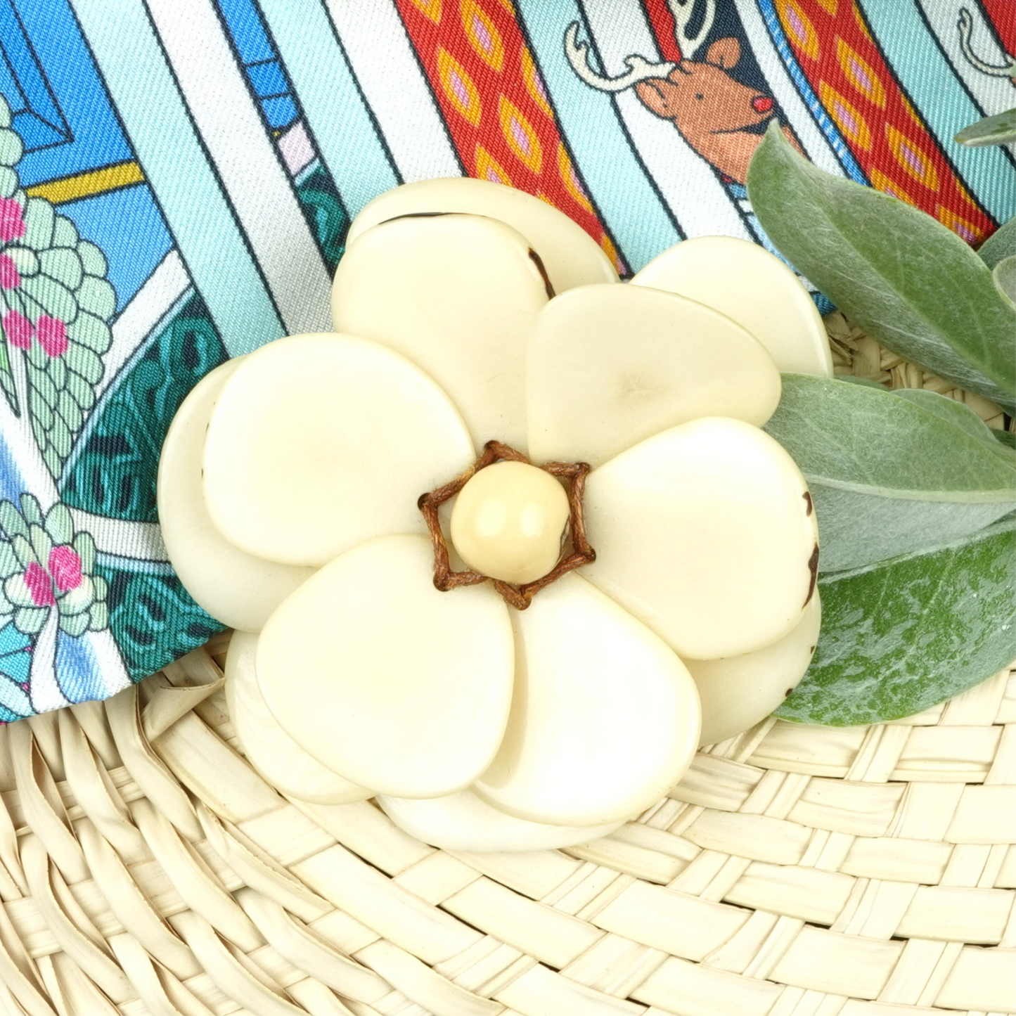 FLOWER TAGUA PIN BROOCH
