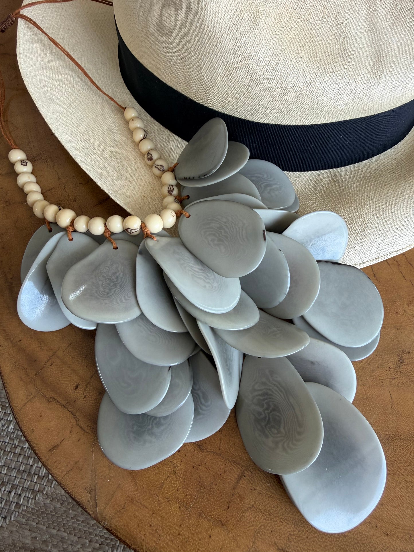 SIRENA TAGUA NECKLACE
