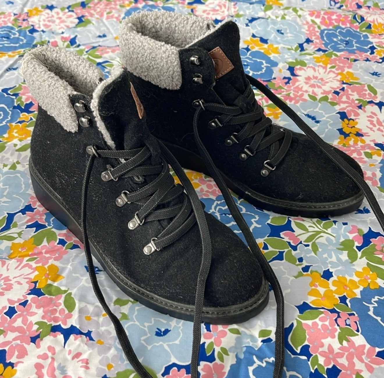 DR SCHOLLS BOOTS 8.5