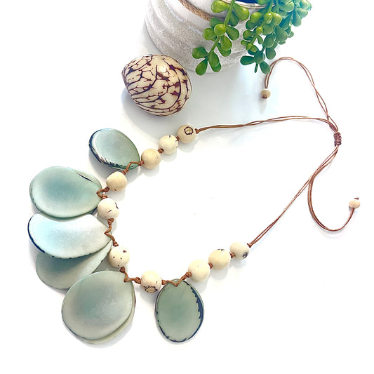 JENI TAGUA NECKLACE