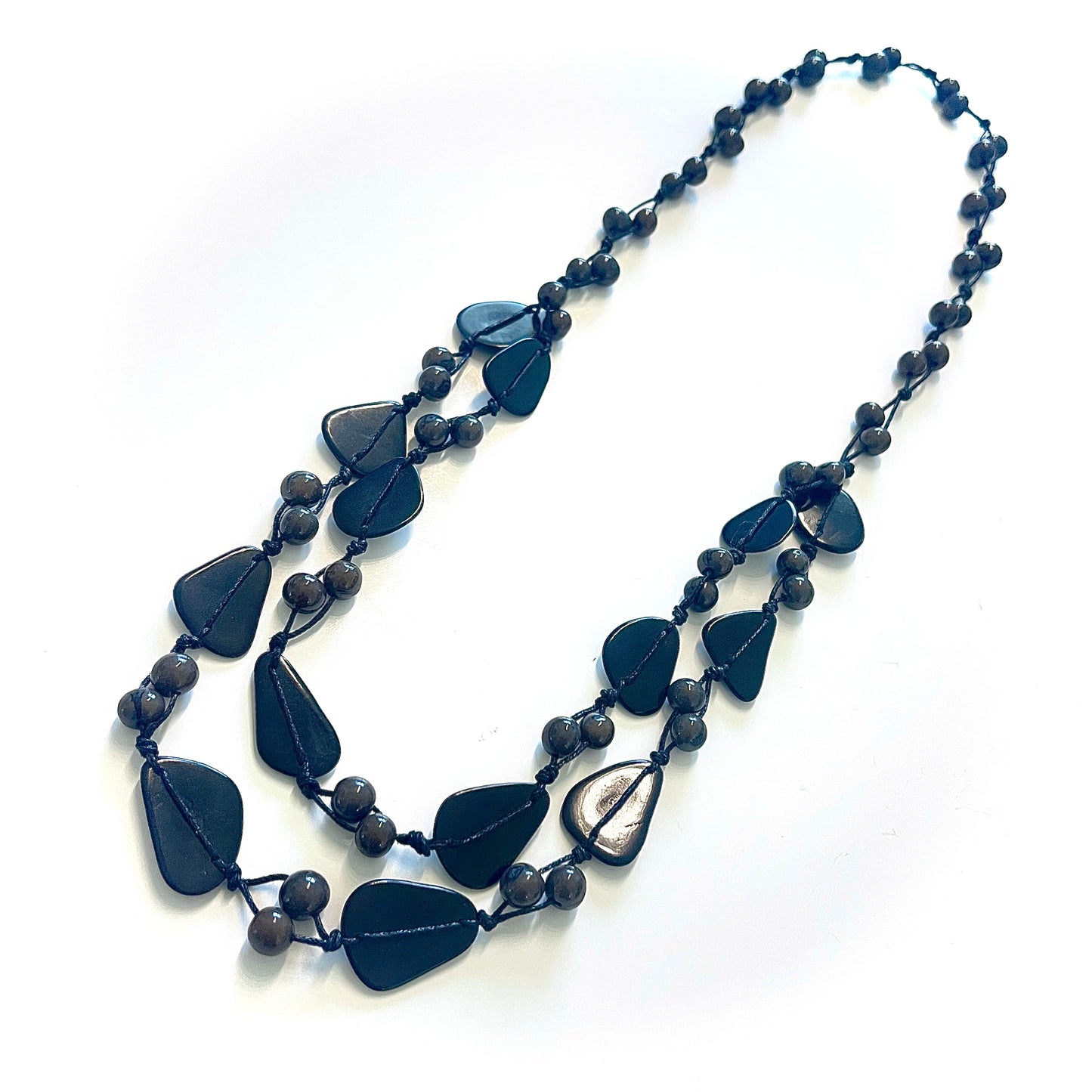 LYSS TAGUA NECKLACE