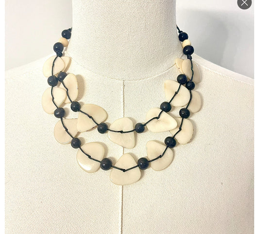 SARAHI TAGUA NECKLACE