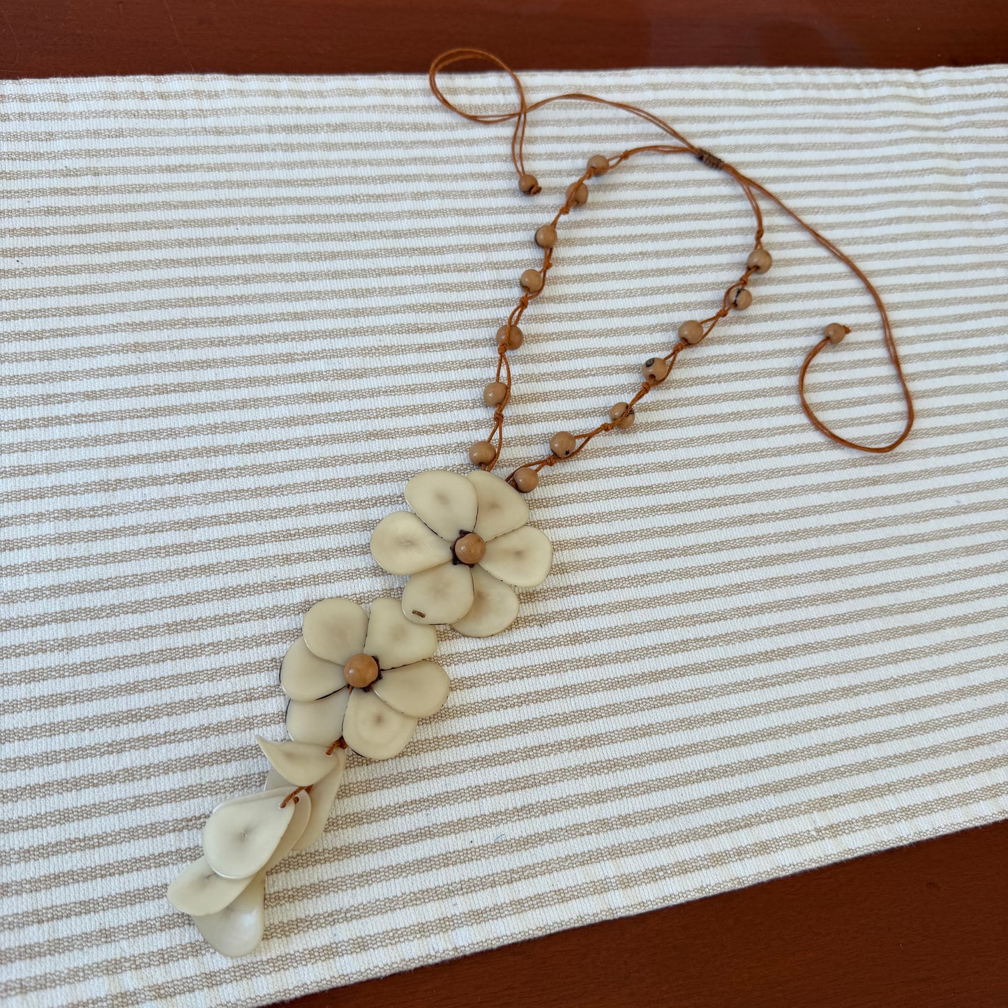 BETTY FLOWER NECKLACE