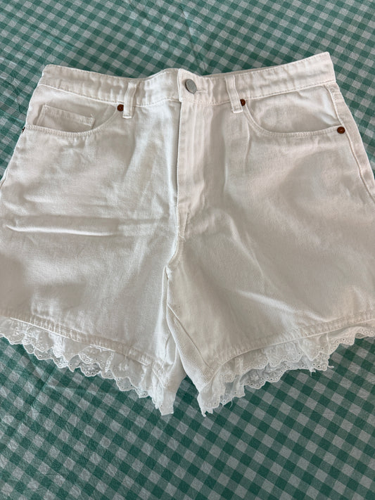 White Shorts Lace 29