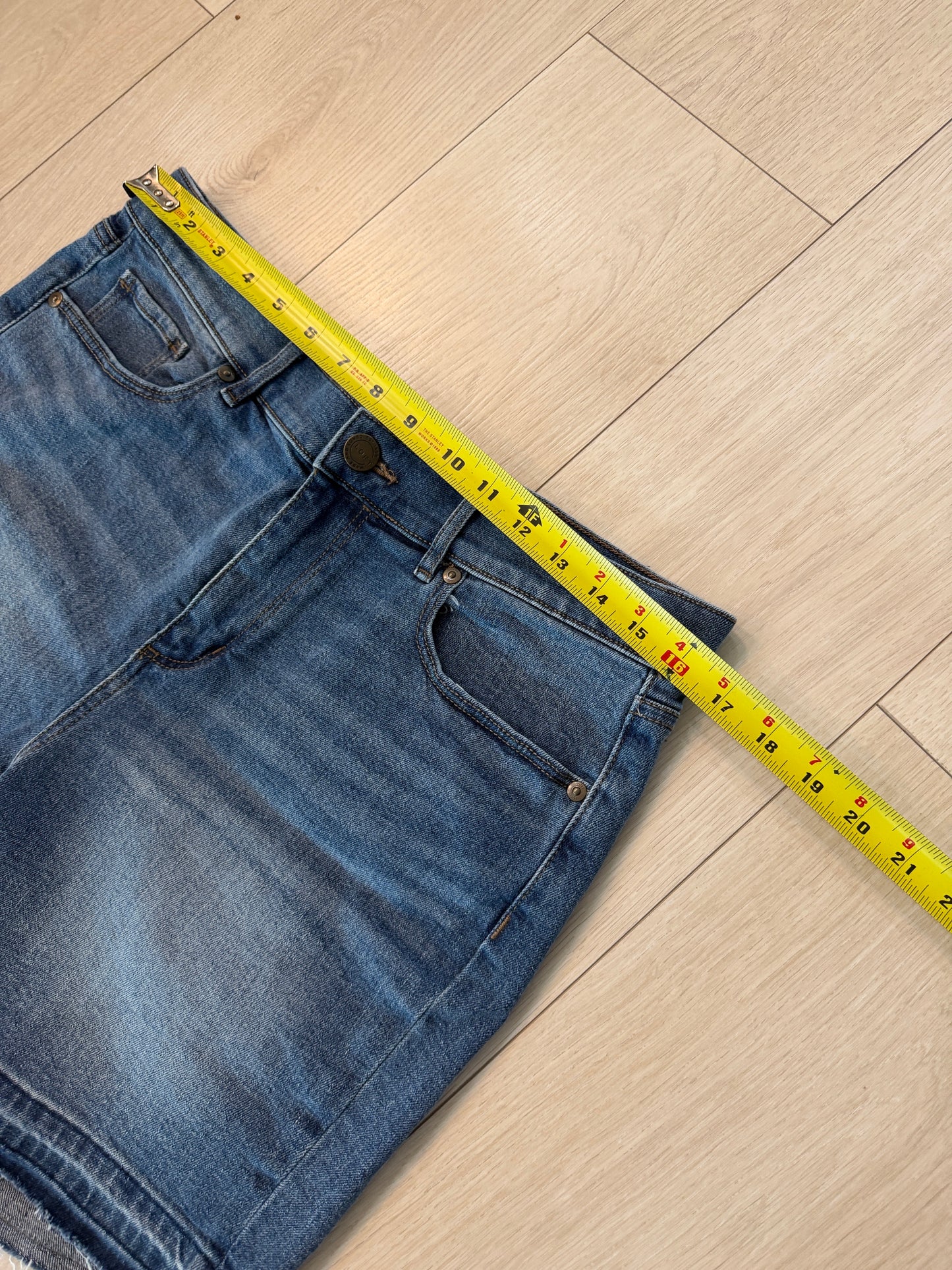 Loft Shorts 12