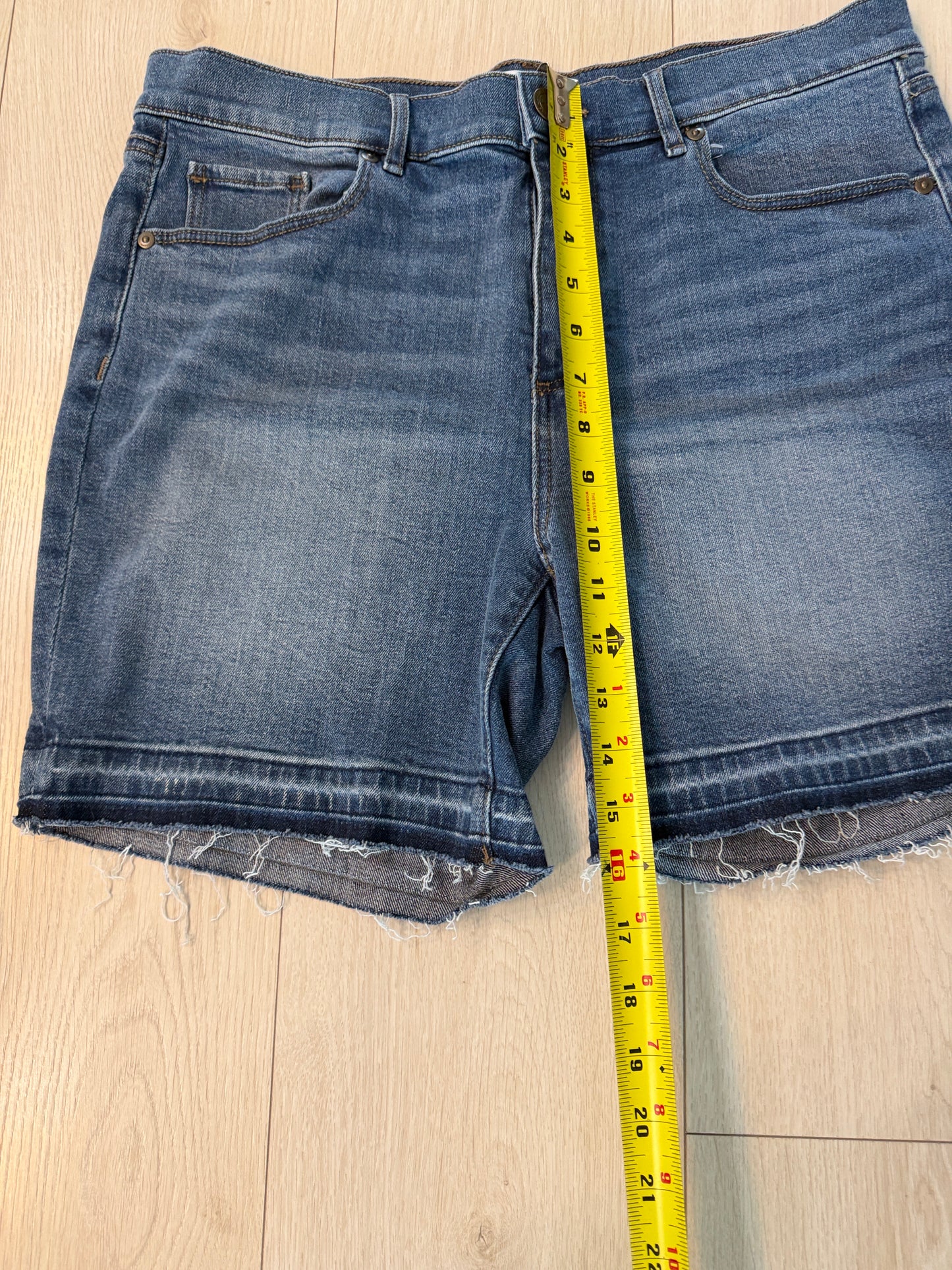 Loft Shorts 12