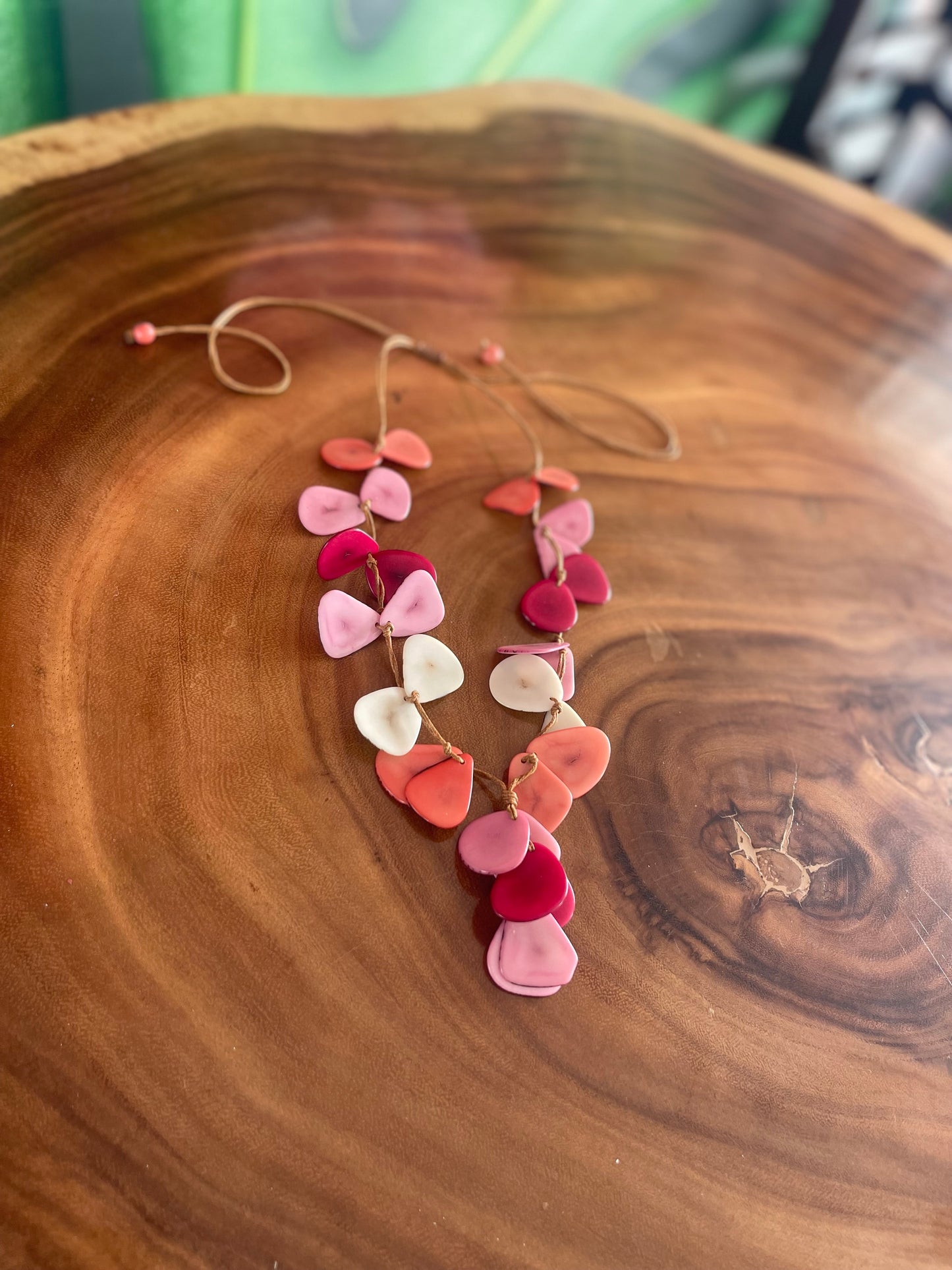 LAQUETA TAGUA NECKLACE