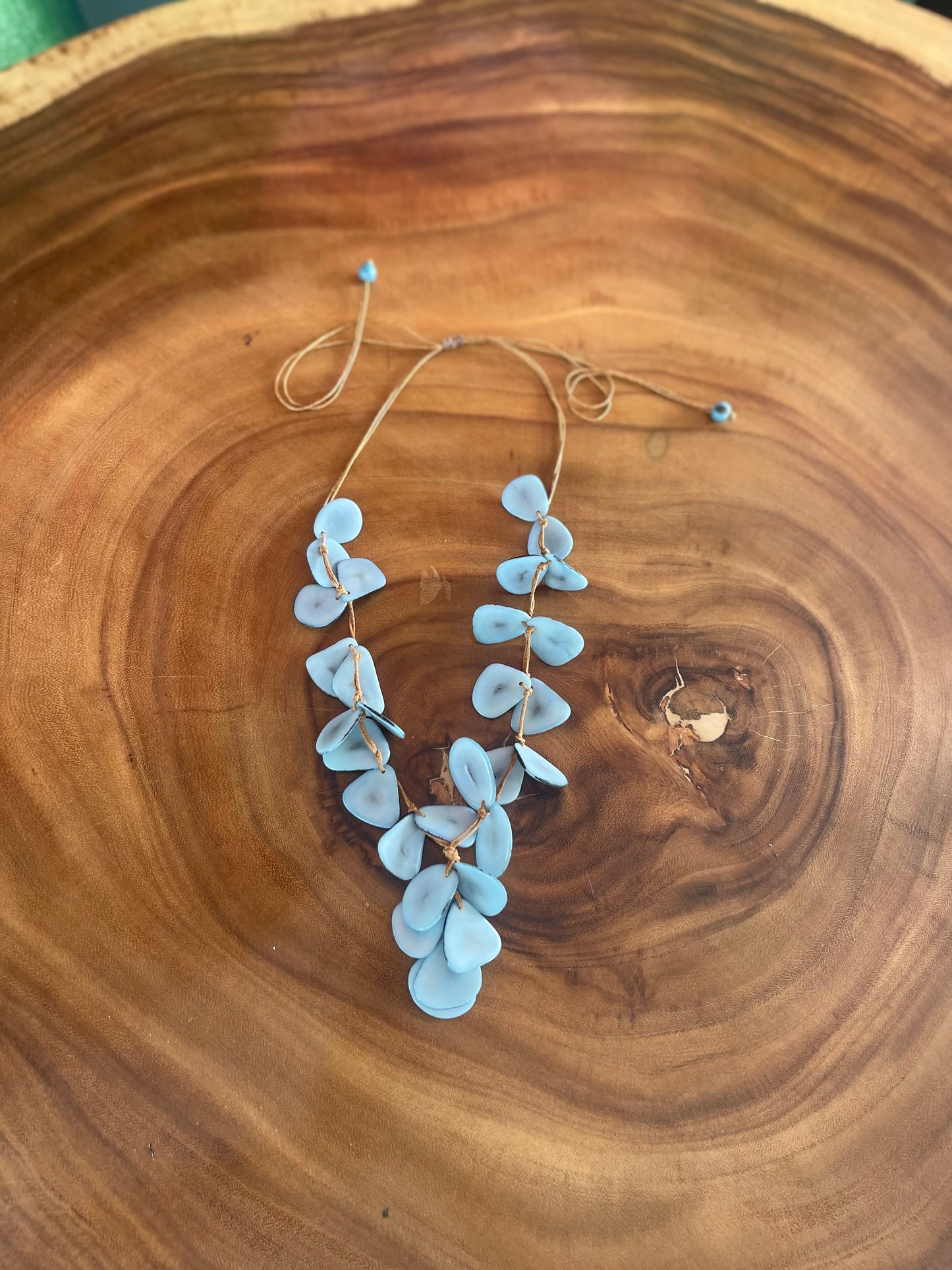 LAQUETA TAGUA NECKLACE