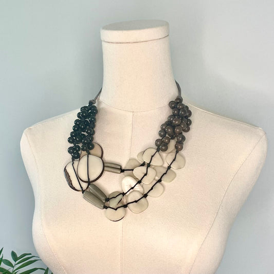 BONITA TAGUA NECKLACE