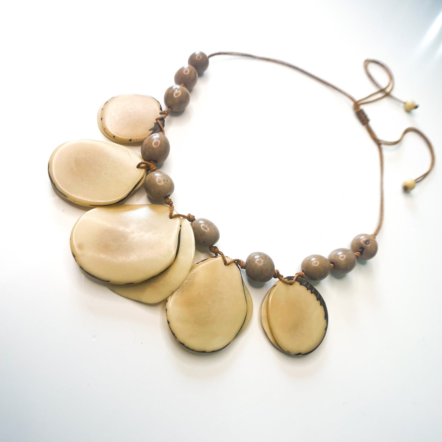 JENI TAGUA NECKLACE