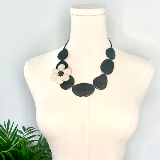 MORGAN TAGUA NECKLACE