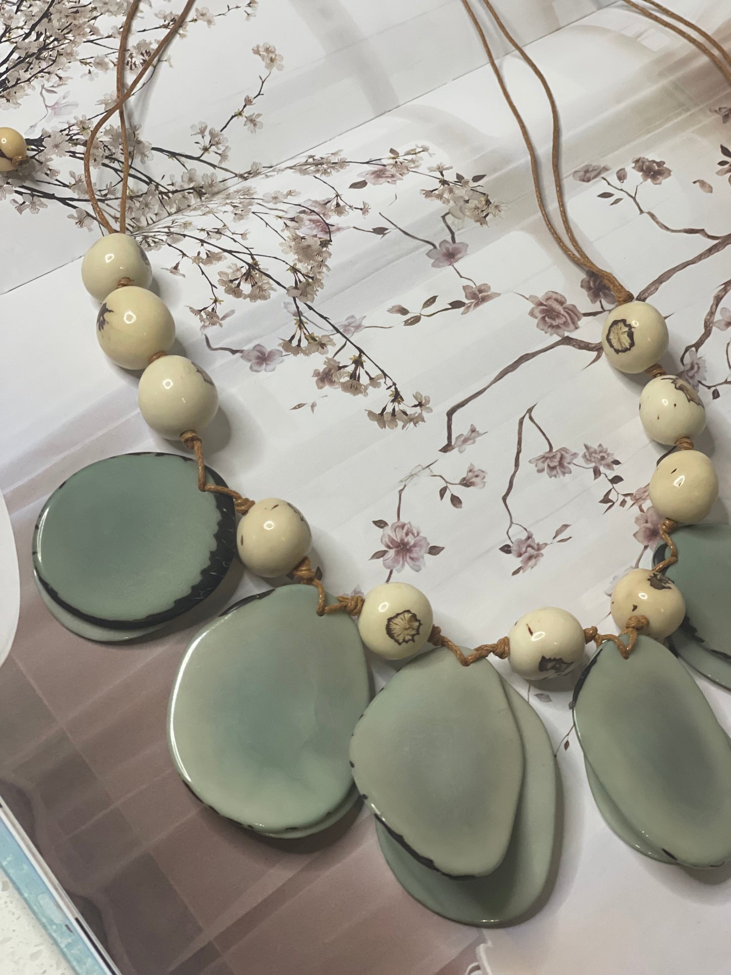 JENI TAGUA NECKLACE