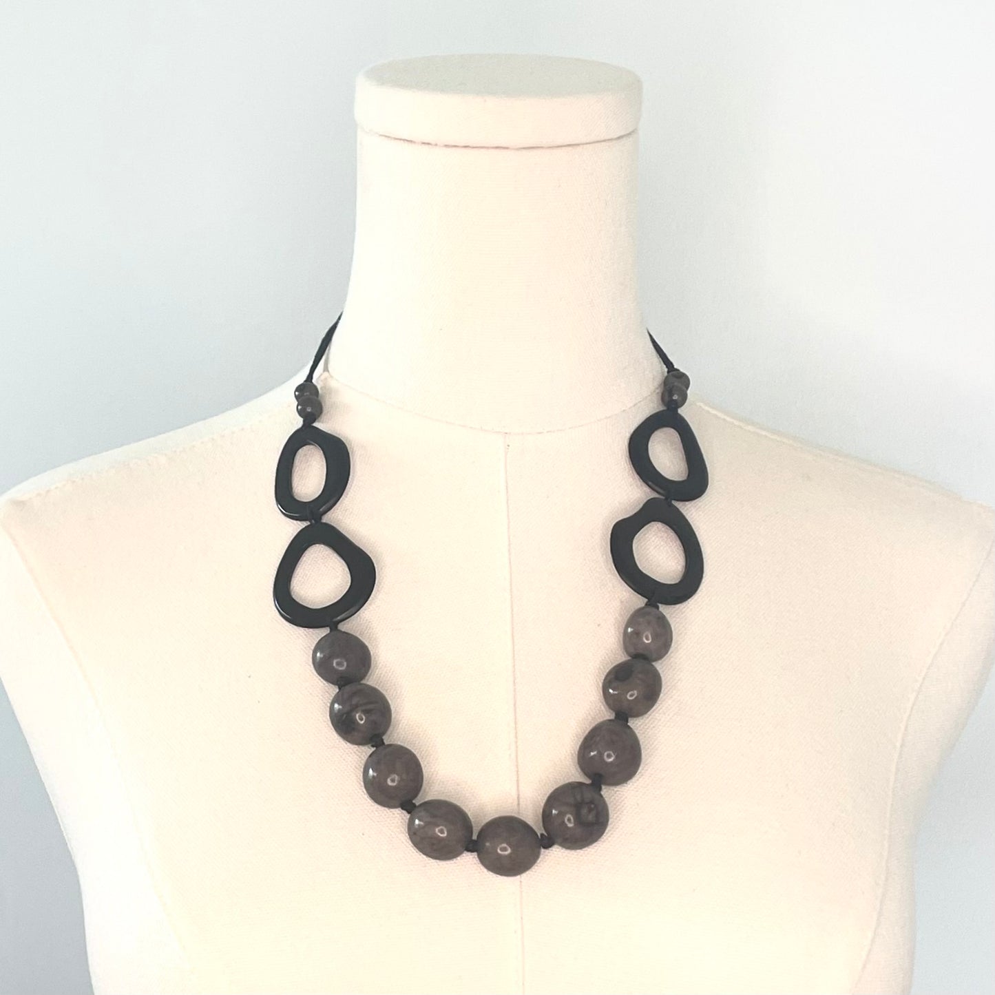 TRIN TAGUA NECKLACE