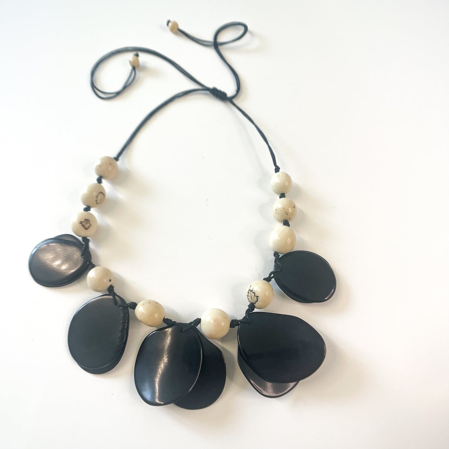 JENI TAGUA NECKLACE