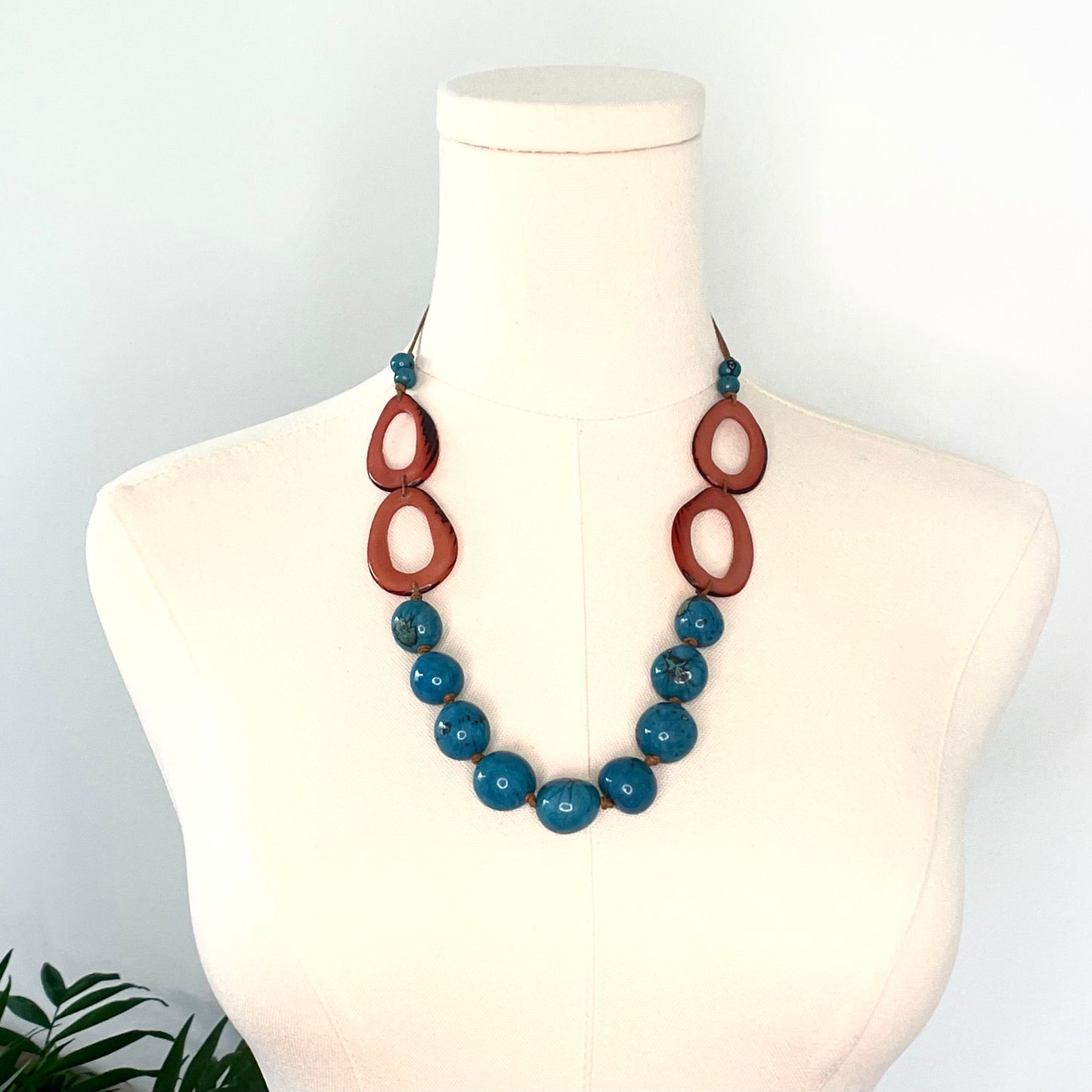 TRIN TAGUA NECKLACE