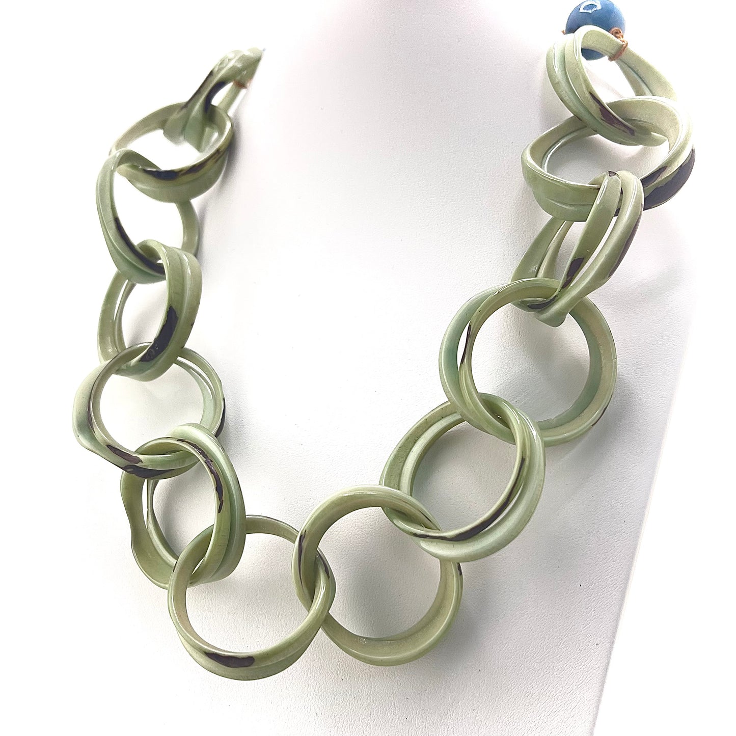 OLIVIA TAGUA NECKLACE