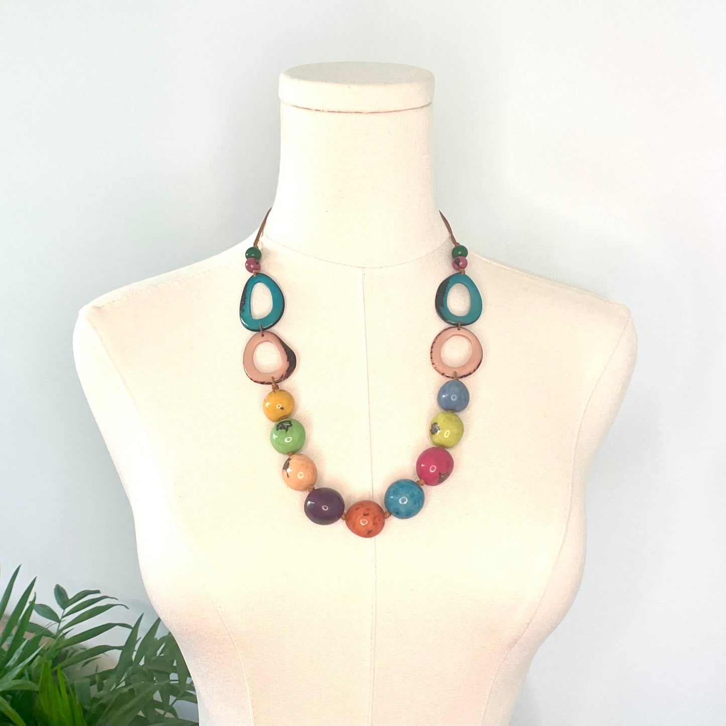 TRIN TAGUA NECKLACE